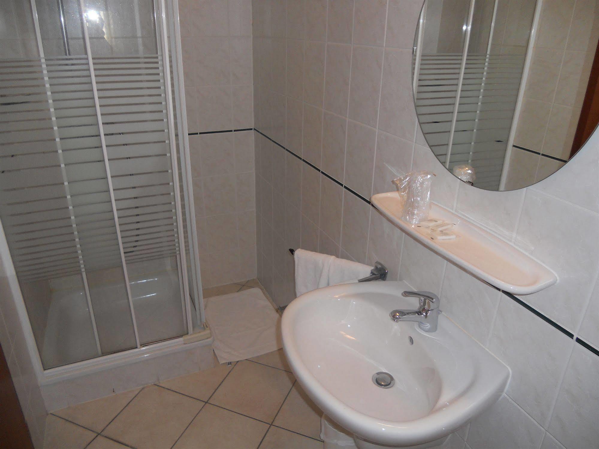 Hotel Carpini بشاراغي المظهر الخارجي الصورة